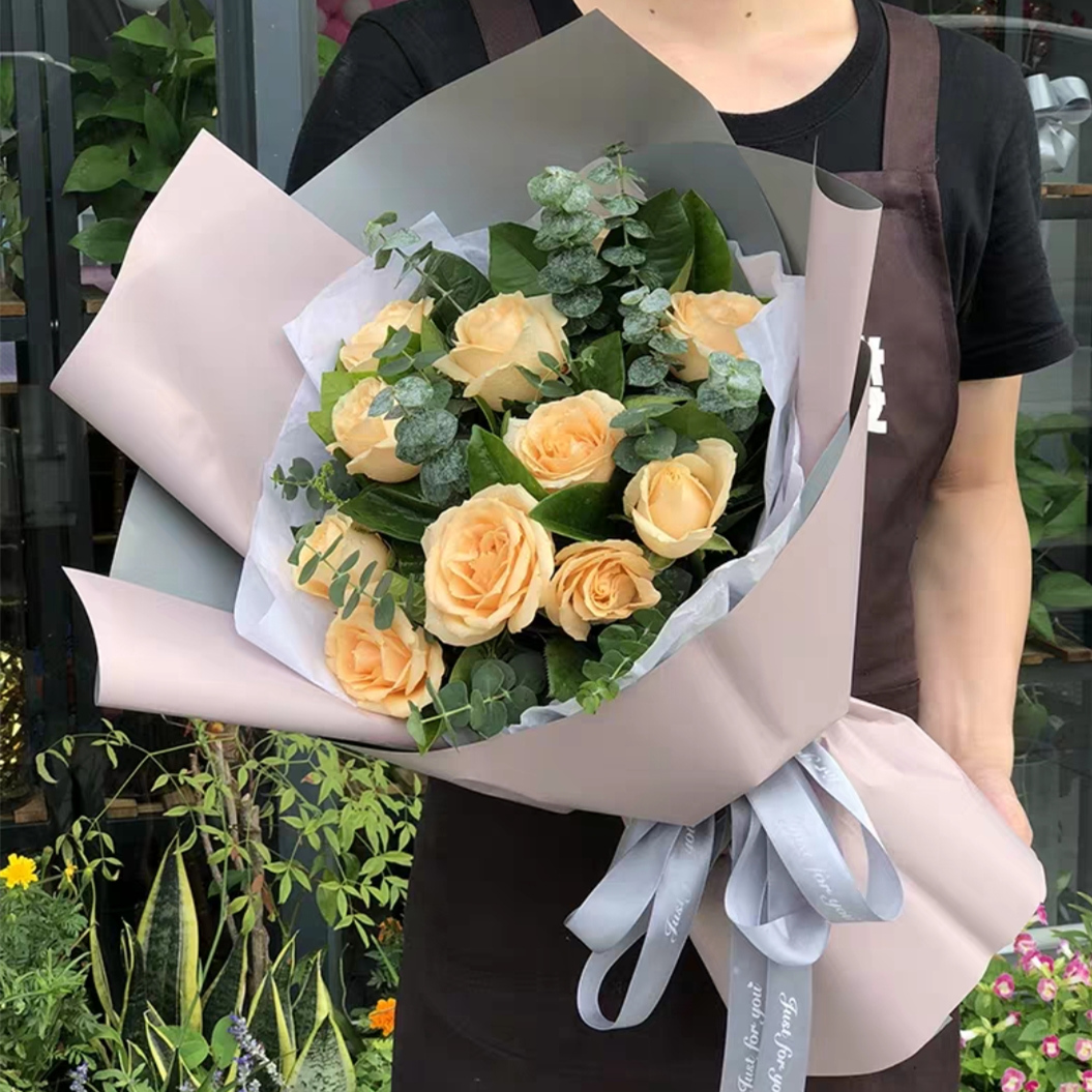 Buy 11 Rainbow Roses Flower Bouquet | Price HK$1359 | Florist HK – 一心花店